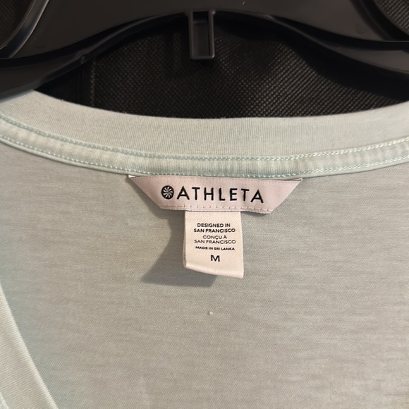Athleta Essential V Tee, Size M, Paradiso Blue, Great condition!!! - Picture 3 of 4